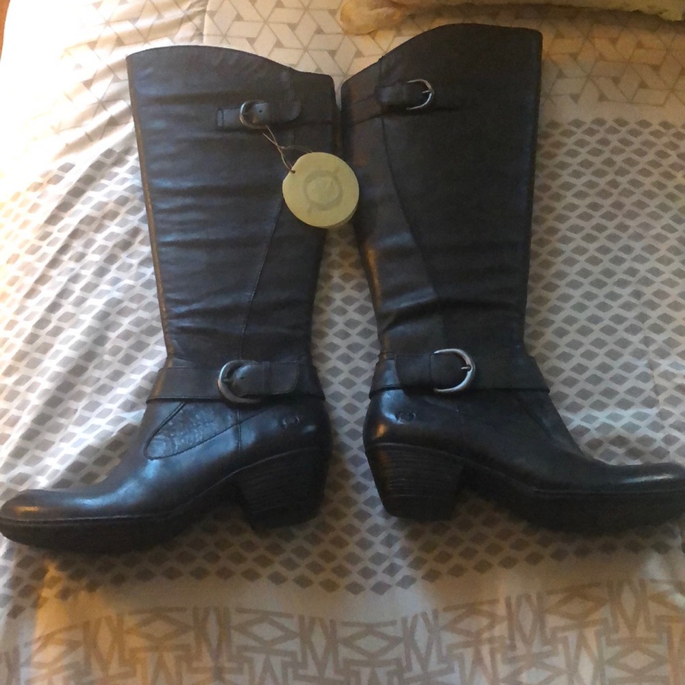 Black leather boots by “Born”